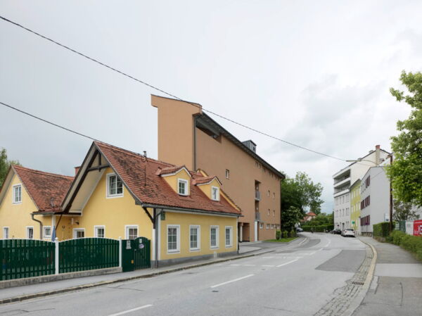 Ort: Münzgrabenstraße 152, 8010 Graz / Ausstellungsplakat: Münzgrabenstraße 152, 8010 Graz / Laufzeit: 25.04.-22.05.2022 